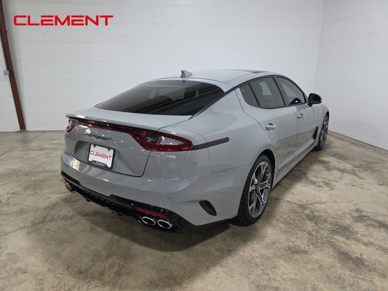 Kia Stinger Vehicle Image 06