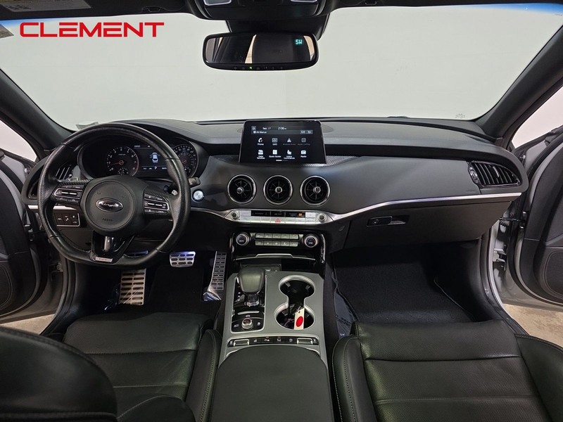 Kia Stinger Vehicle Image 11
