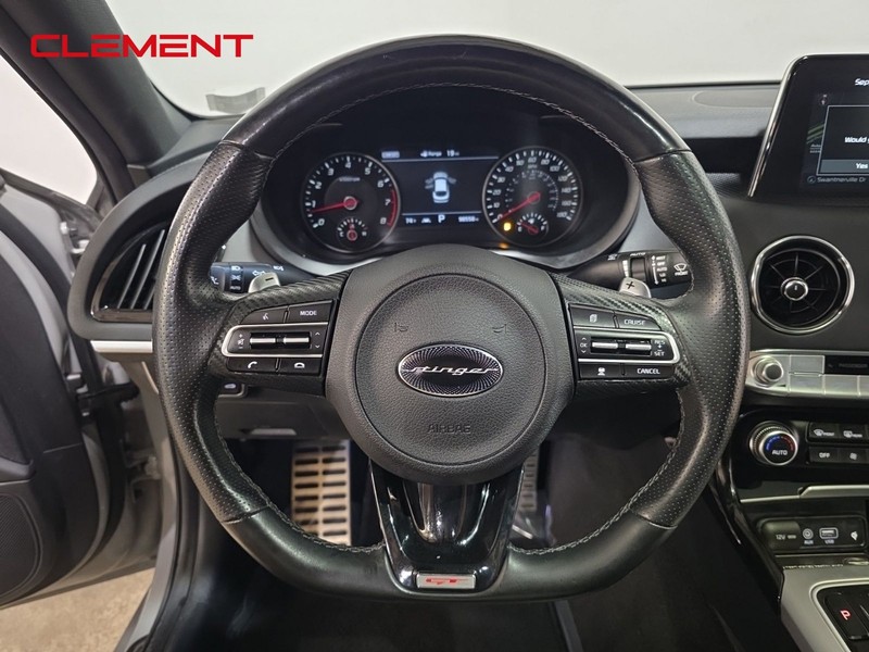 Kia Stinger Vehicle Image 13