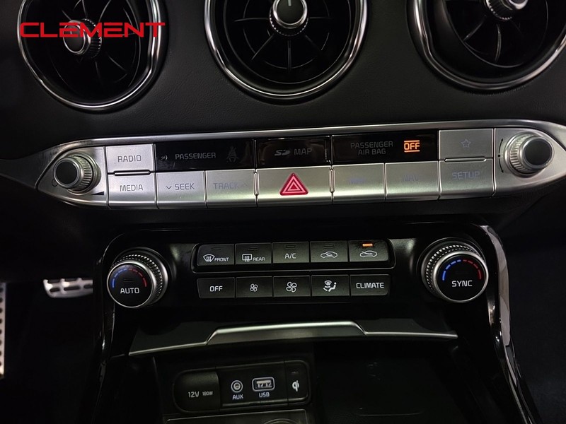 Kia Stinger Vehicle Image 21