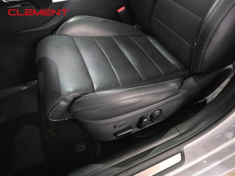 Kia Stinger Vehicle Image 29