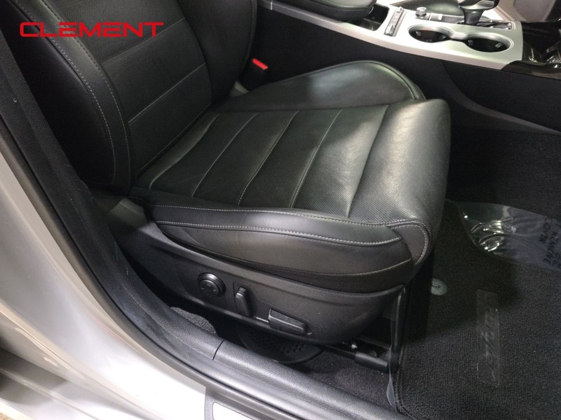 Kia Stinger Vehicle Image 34