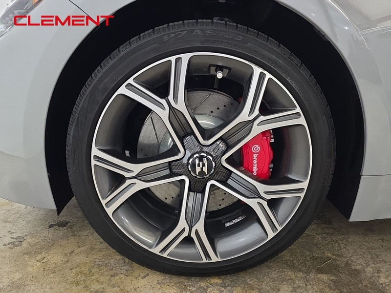 Kia Stinger Vehicle Image 37