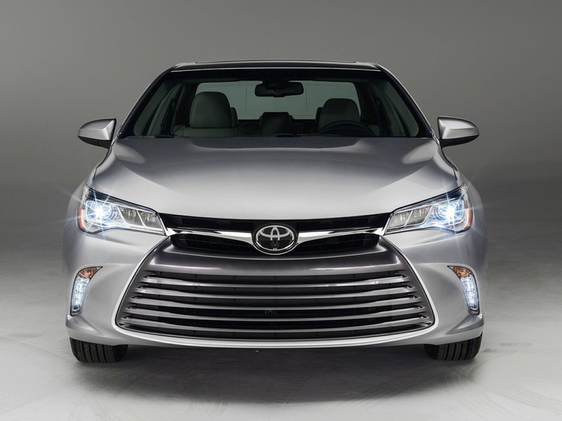 Toyota Camry Vehicle Image 02