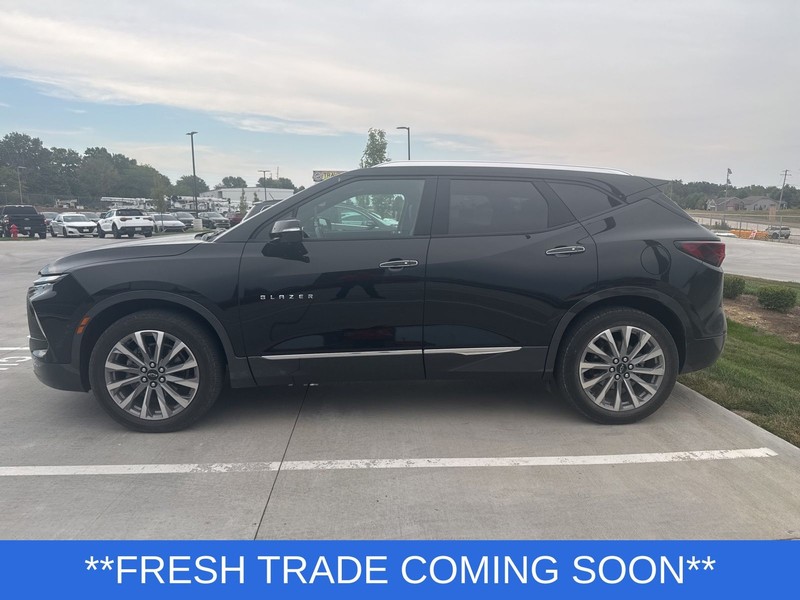 Chevrolet Blazer Vehicle Image 02