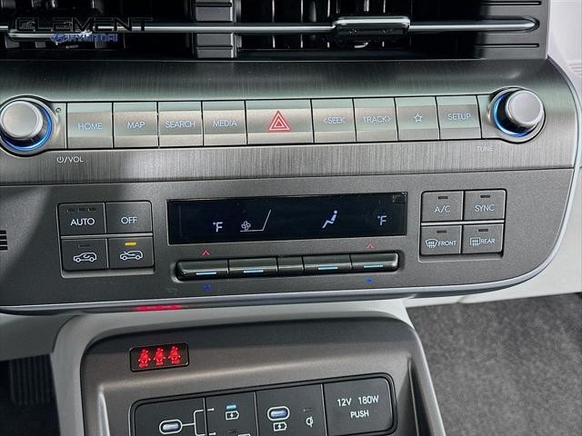 Hyundai Kona Vehicle Full-screen Gallery Image 19