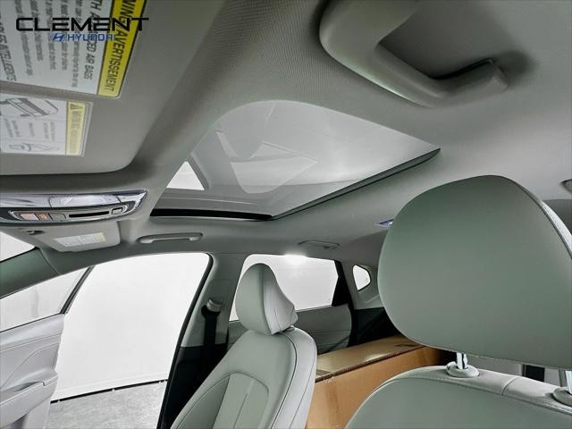 Hyundai Kona Vehicle Full-screen Gallery Image 22