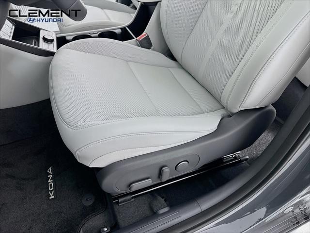 Hyundai Kona Vehicle Full-screen Gallery Image 26