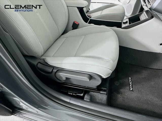 Hyundai Kona Vehicle Full-screen Gallery Image 30