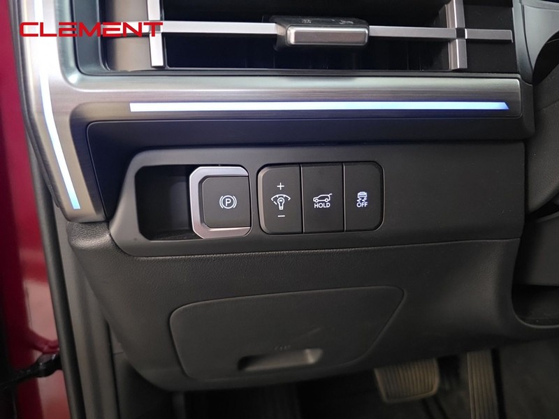 Hyundai Santa Fe Vehicle Full-screen Gallery Image 11