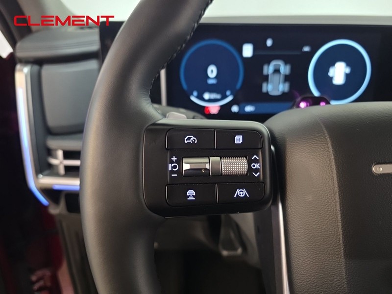 Hyundai Santa Fe Vehicle Full-screen Gallery Image 13