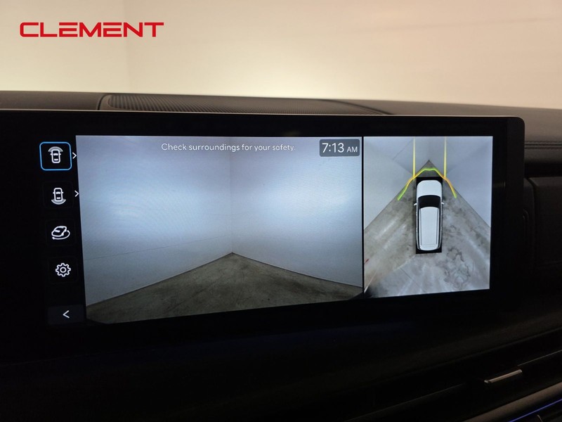 Hyundai Santa Fe Vehicle Full-screen Gallery Image 20