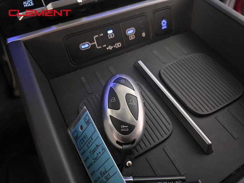 Hyundai Santa Fe Vehicle Full-screen Gallery Image 23