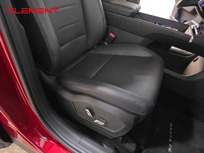 Hyundai Santa Fe Vehicle Full-screen Gallery Image 33