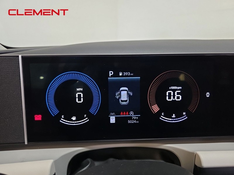 Hyundai Tucson Vehicle Full-screen Gallery Image 16