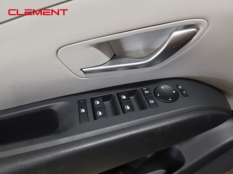 Hyundai Tucson Vehicle Full-screen Gallery Image 23