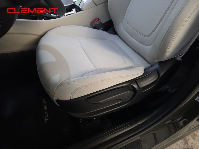 Hyundai Tucson Vehicle Full-screen Gallery Image 25