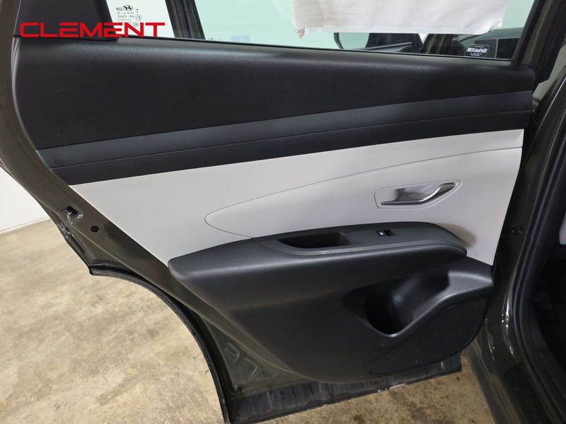 Hyundai Tucson Vehicle Full-screen Gallery Image 27