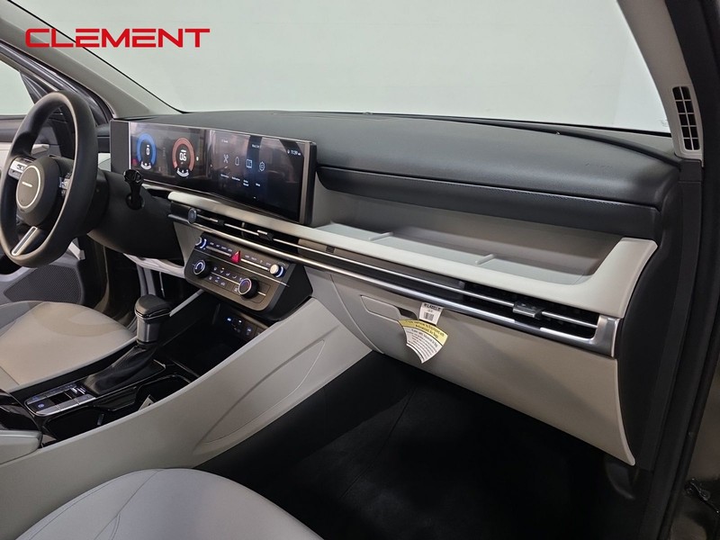 Hyundai Tucson Vehicle Full-screen Gallery Image 31