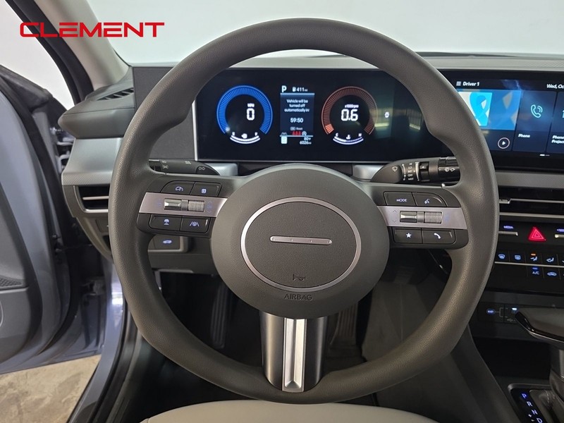 Hyundai Sonata Vehicle Full-screen Gallery Image 12