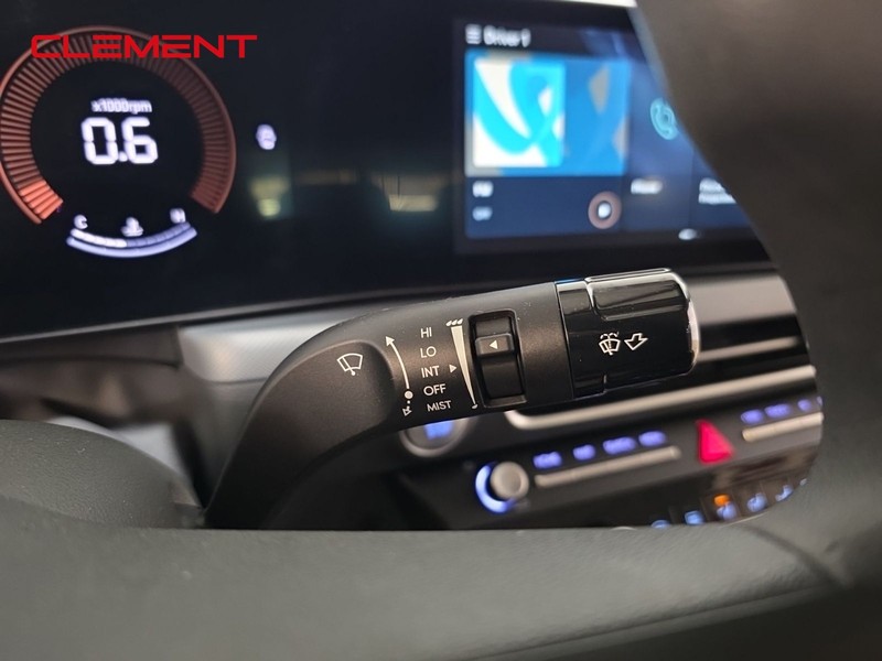 Hyundai Sonata Vehicle Full-screen Gallery Image 15