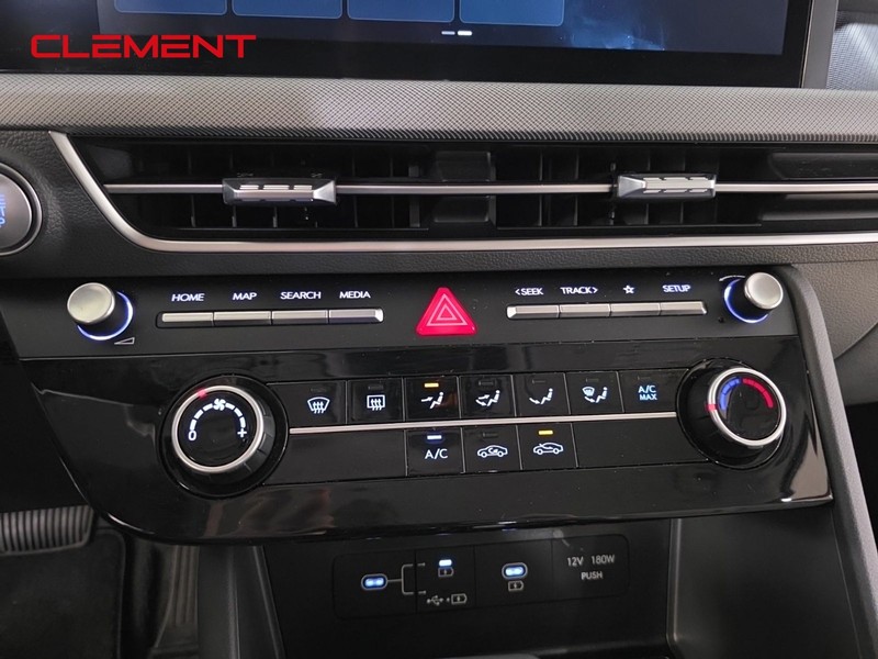 Hyundai Sonata Vehicle Full-screen Gallery Image 20