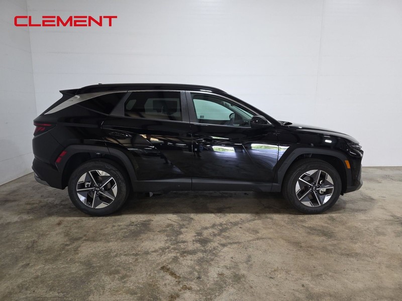 Hyundai Tucson Vehicle Full-screen Gallery Image 4