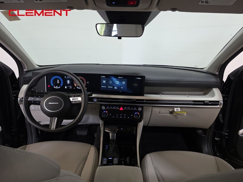 Hyundai Tucson Vehicle Full-screen Gallery Image 10