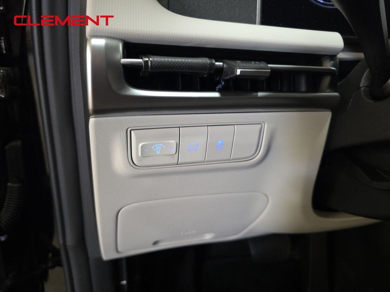 Hyundai Tucson Vehicle Full-screen Gallery Image 11