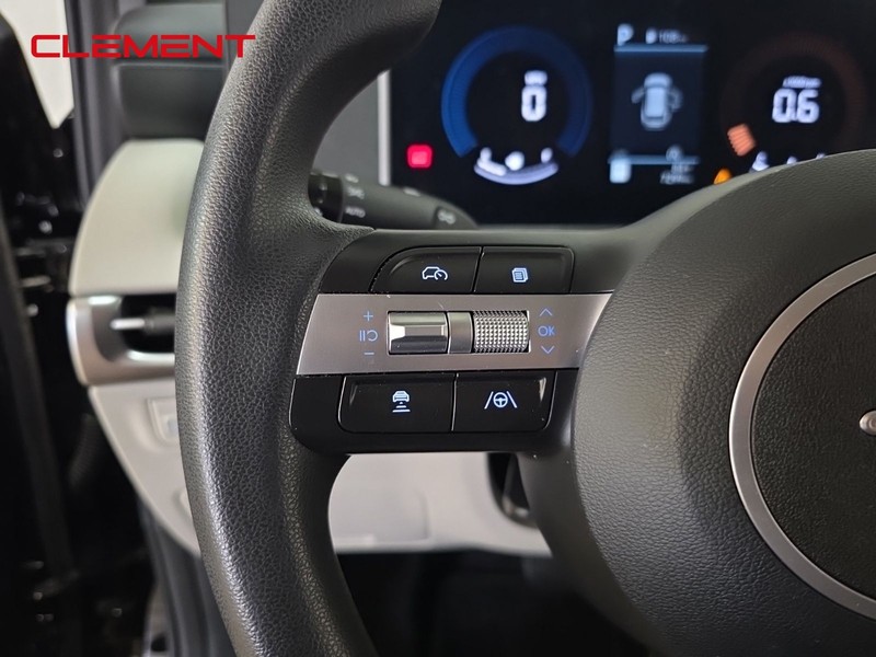 Hyundai Tucson Vehicle Full-screen Gallery Image 13