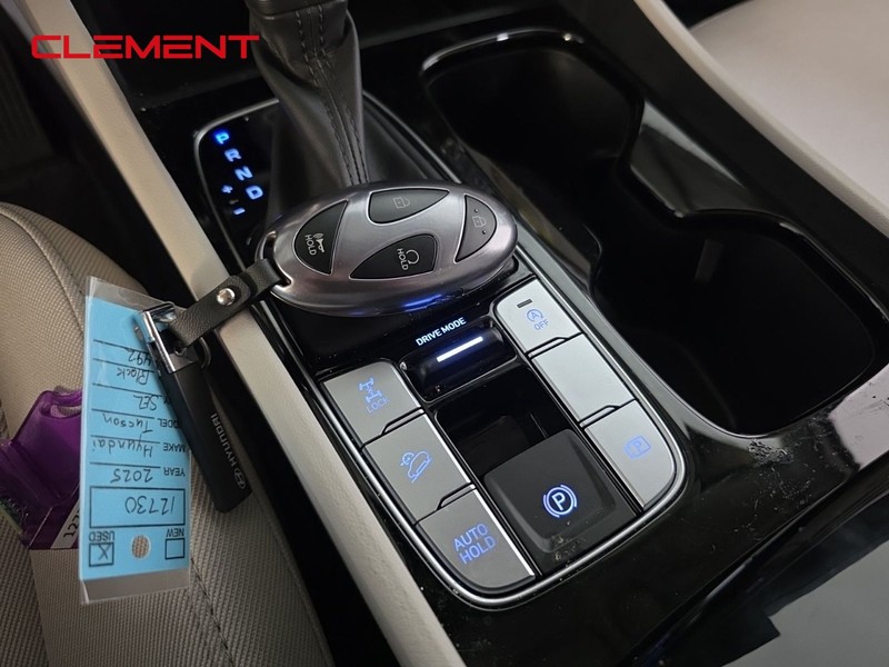 Hyundai Tucson Vehicle Full-screen Gallery Image 21