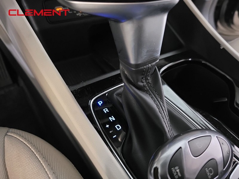 Hyundai Tucson Vehicle Full-screen Gallery Image 22