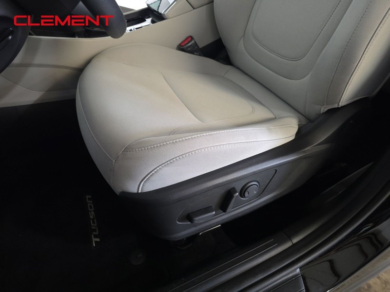 Hyundai Tucson Vehicle Full-screen Gallery Image 25