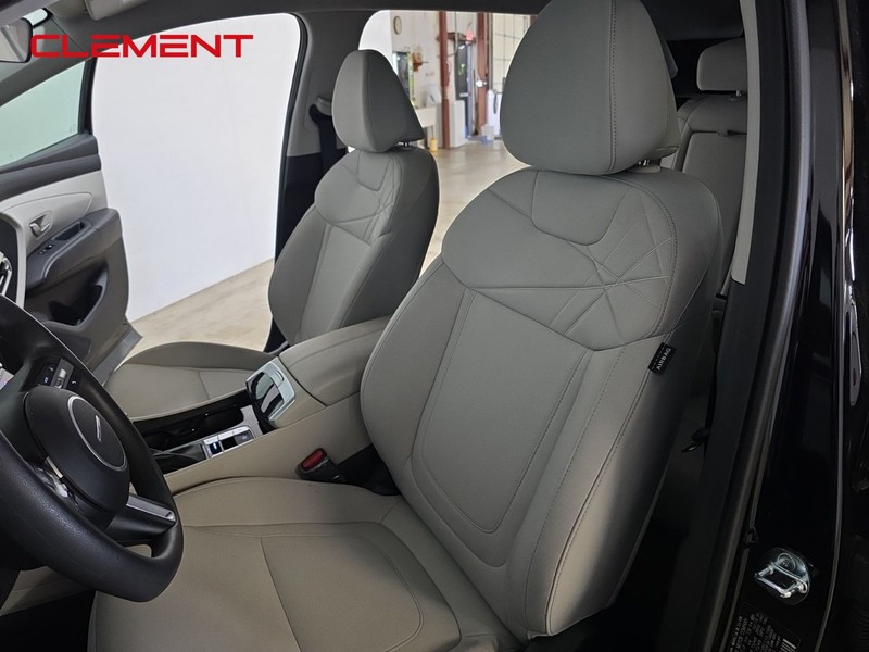 Hyundai Tucson Vehicle Full-screen Gallery Image 26