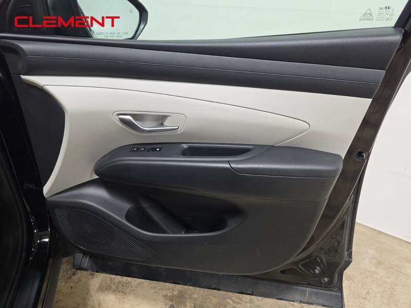 Hyundai Tucson Vehicle Full-screen Gallery Image 31