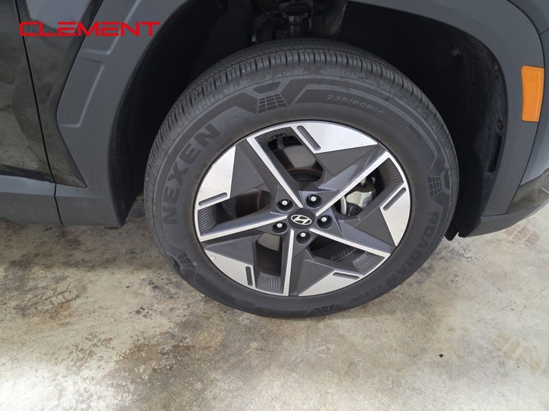 Hyundai Tucson Vehicle Full-screen Gallery Image 32