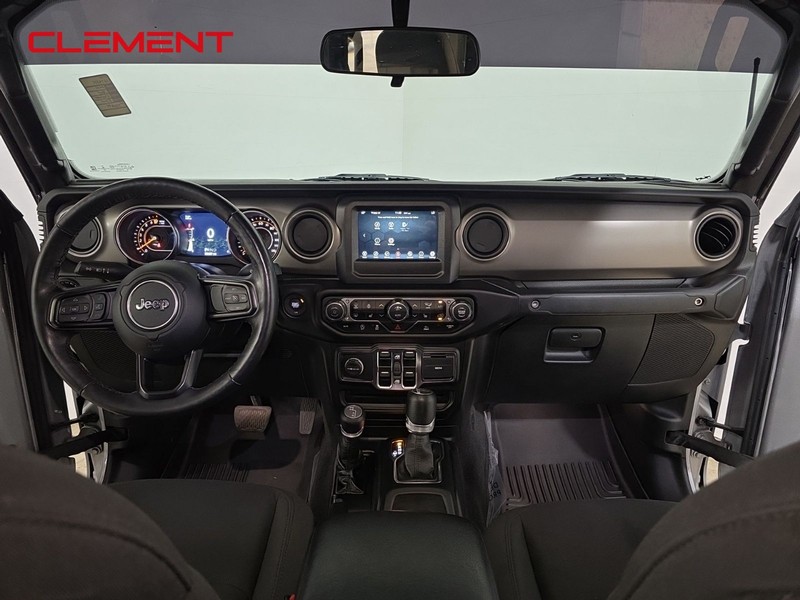 Jeep Gladiator Vehicle Full-screen Gallery Image 10