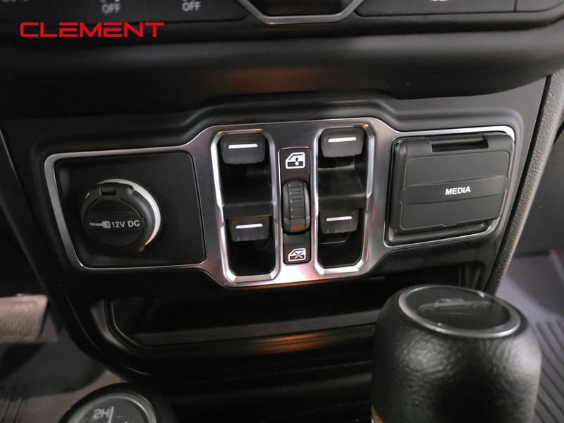 Jeep Gladiator Vehicle Full-screen Gallery Image 21