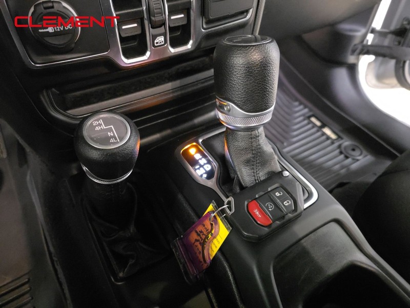 Jeep Gladiator Vehicle Full-screen Gallery Image 22