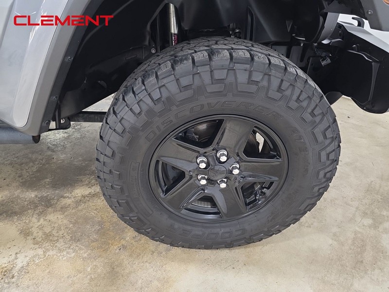 Jeep Gladiator Vehicle Full-screen Gallery Image 32