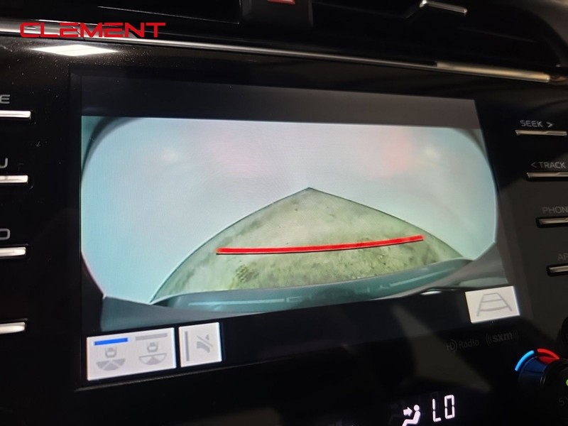 Toyota Camry Vehicle Full-screen Gallery Image 17