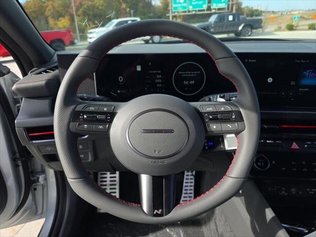 Hyundai Sonata Vehicle Full-screen Gallery Image 12