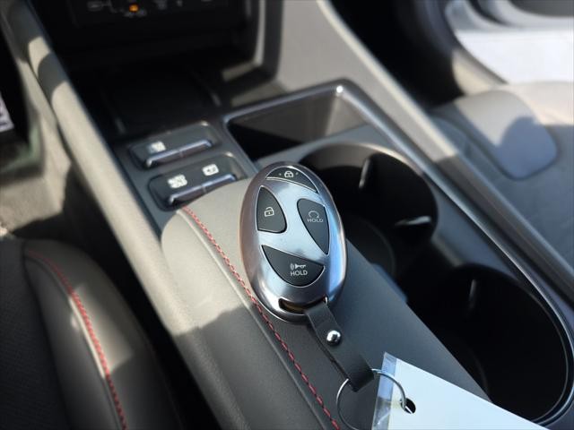 Hyundai Sonata Vehicle Full-screen Gallery Image 22