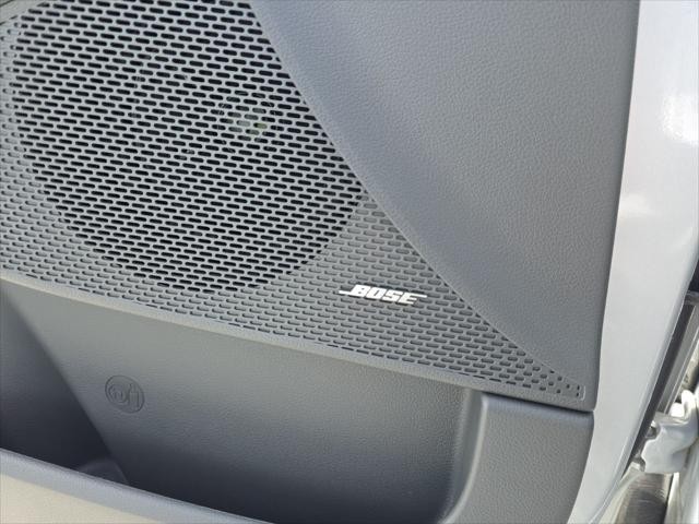 Hyundai Sonata Vehicle Full-screen Gallery Image 25