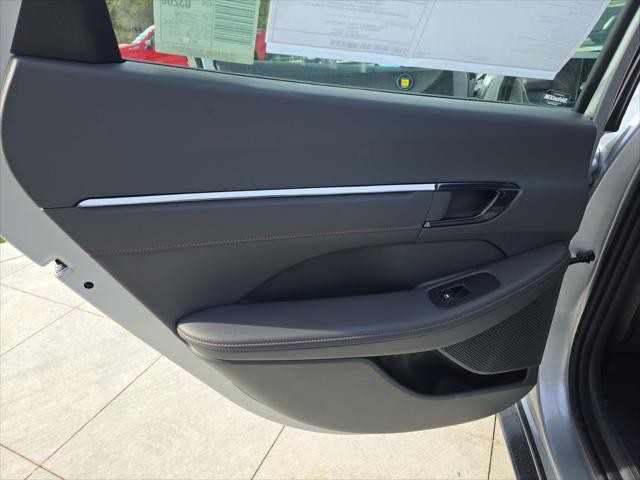 Hyundai Sonata Vehicle Full-screen Gallery Image 29