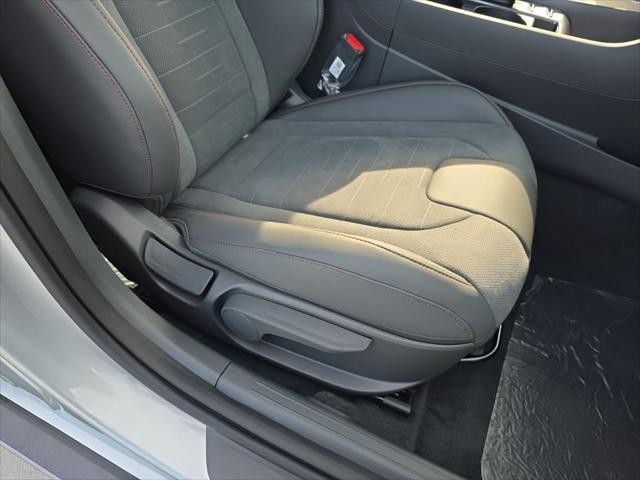 Hyundai Sonata Vehicle Full-screen Gallery Image 31