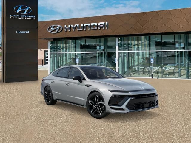 Hyundai Sonata Vehicle Full-screen Gallery Image 2