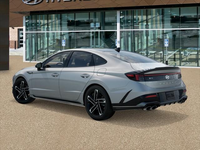 Hyundai Sonata Vehicle Full-screen Gallery Image 5