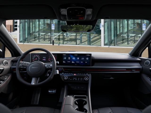 Hyundai Sonata Vehicle Full-screen Gallery Image 11