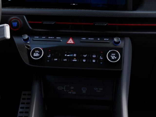 Hyundai Sonata Vehicle Full-screen Gallery Image 16